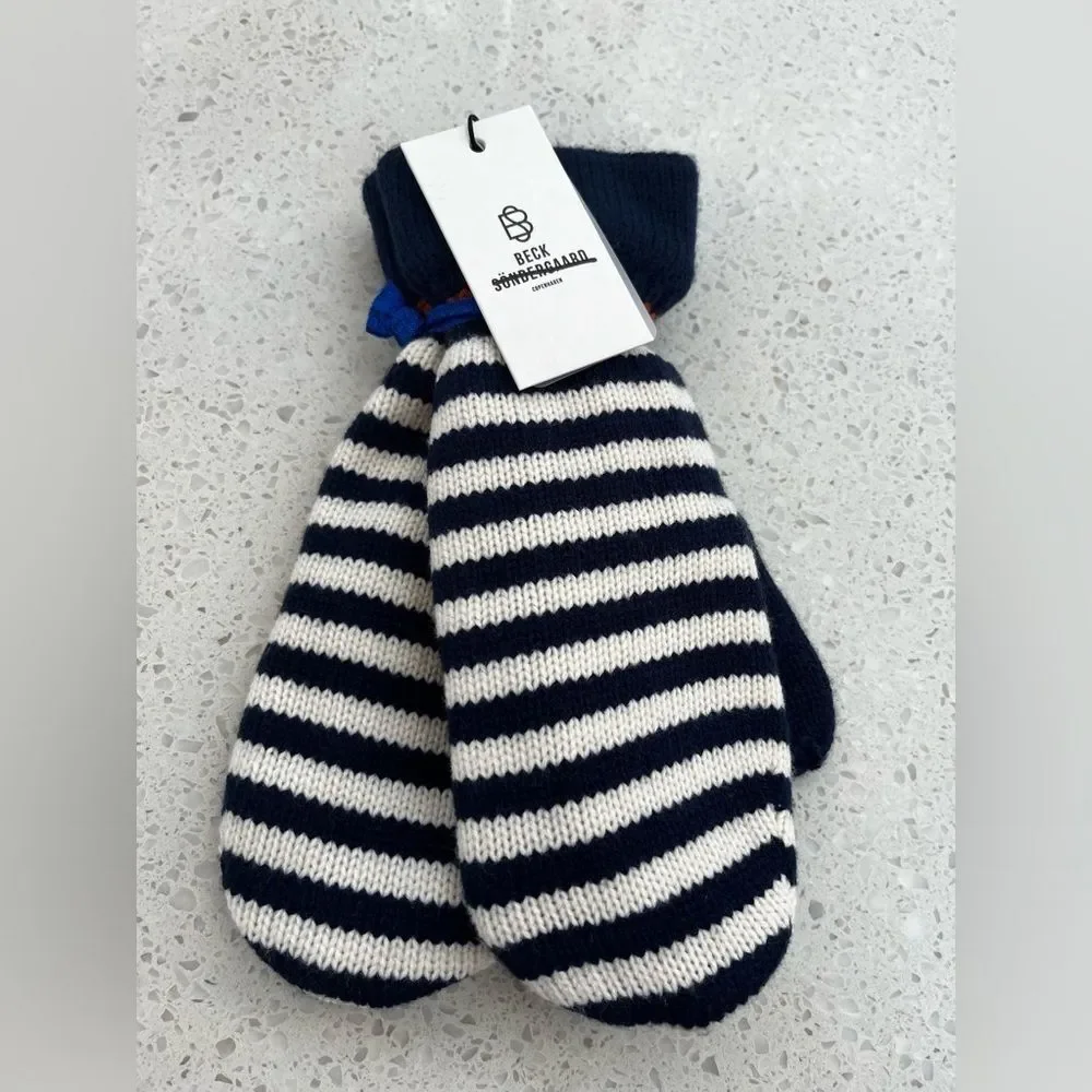 Becksöndergaard Dobin Emerald Mittens Size S/M Color: BLUEBERRY